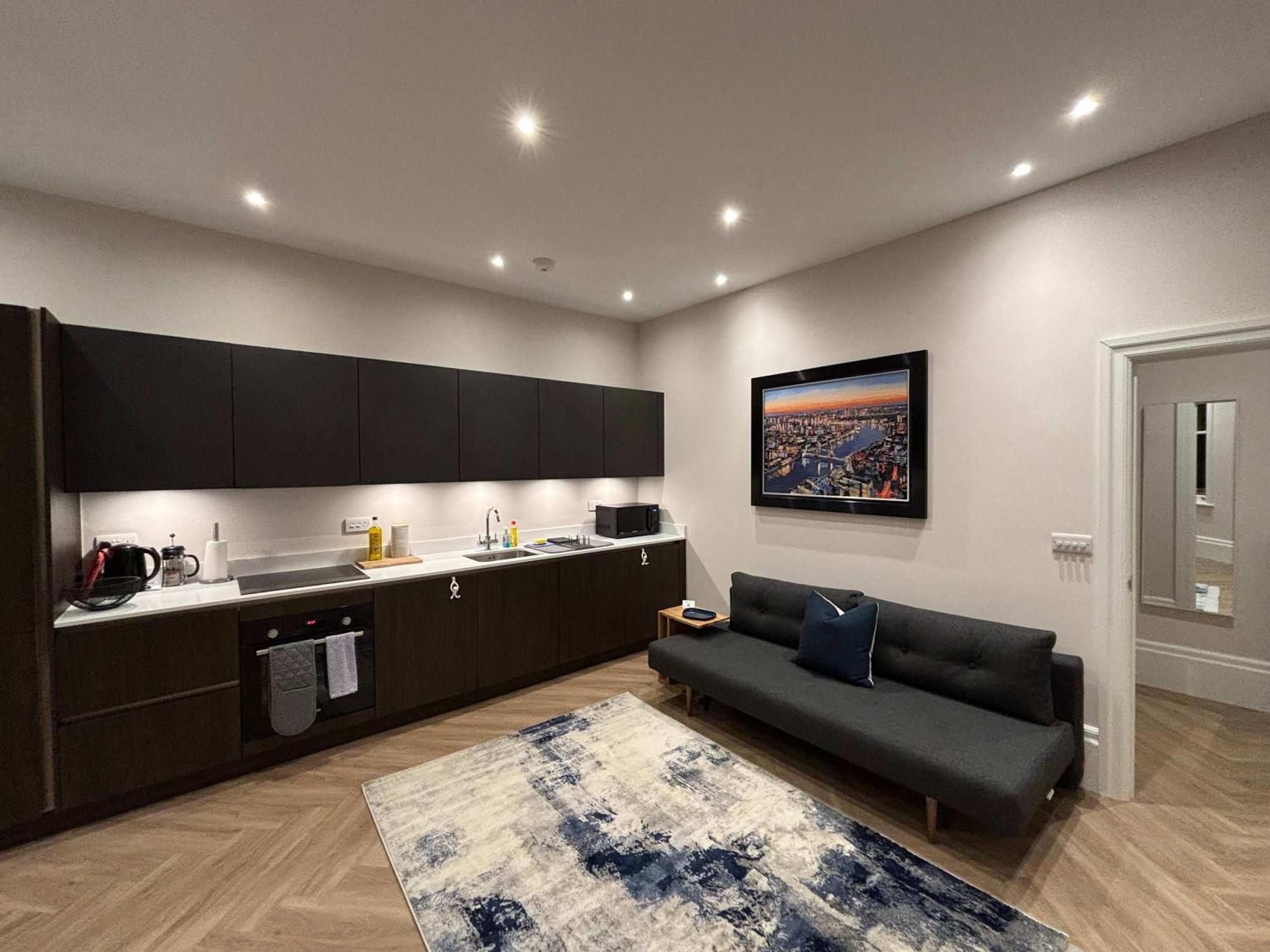 Modern 1bed Supercentral *